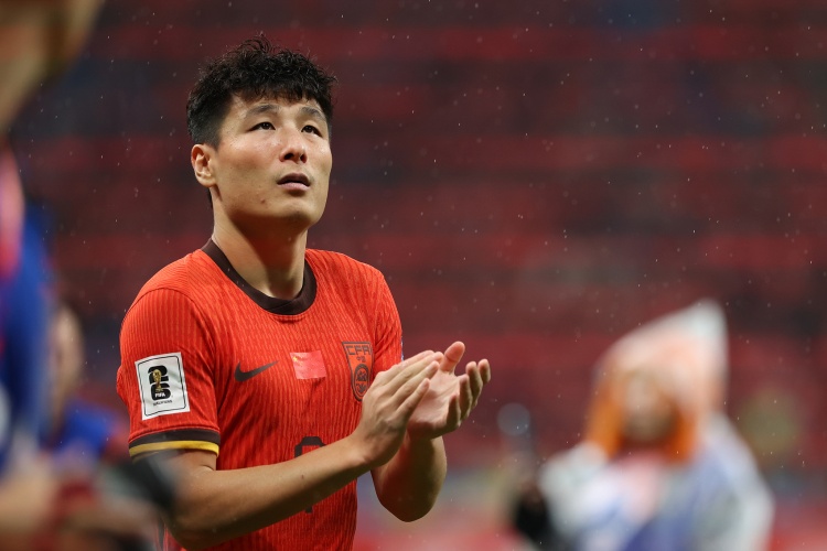 国足0-0闷平泰国，武磊百场纪念仪式成唯一看点