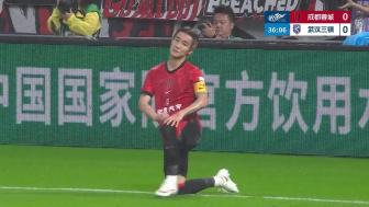 韦世豪89分钟点射救主 蓉城1-1三镇遭遇5连平 韦世豪89分钟点射救主 蓉城1-1三镇遭遇5连平