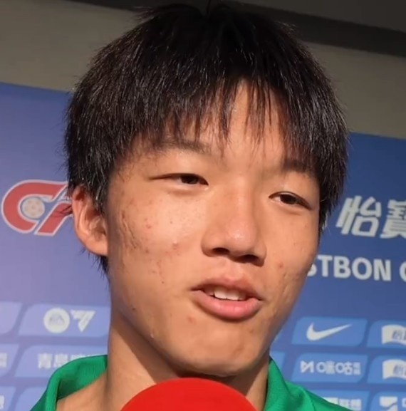 19岁蒋子承中超首秀:先踢球,再继续学业